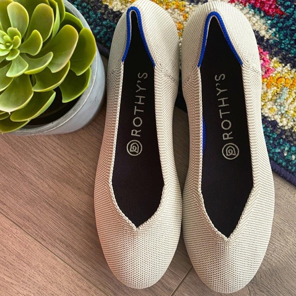 Rothys round toe size 6 light gray woman’s flat shoes
